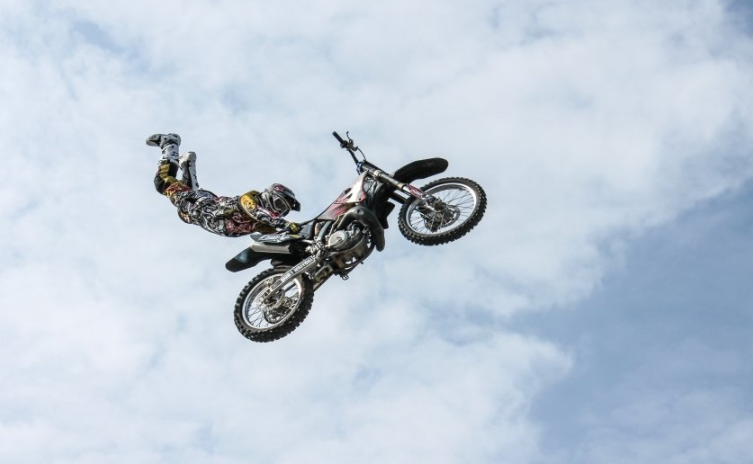 oppo现在跑手表返点多少？OPPO信息流广告怎么做​？