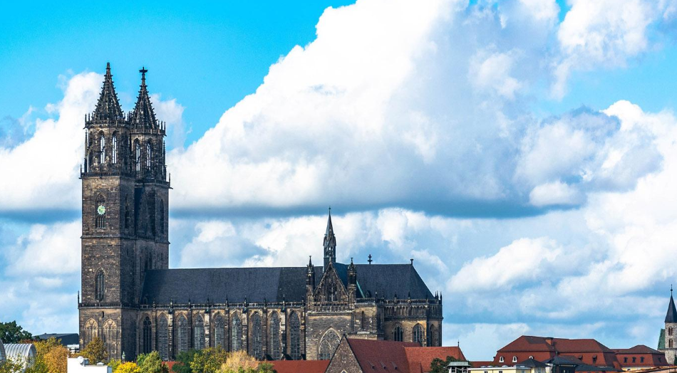 为什么说找爱奇艺广告代理比自己投放好？看完你就懂了