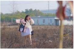 场景反差，引起用户猎奇性