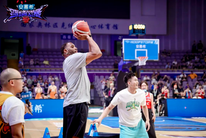 定制差异化内容玩法，持续累积品牌高价值资产