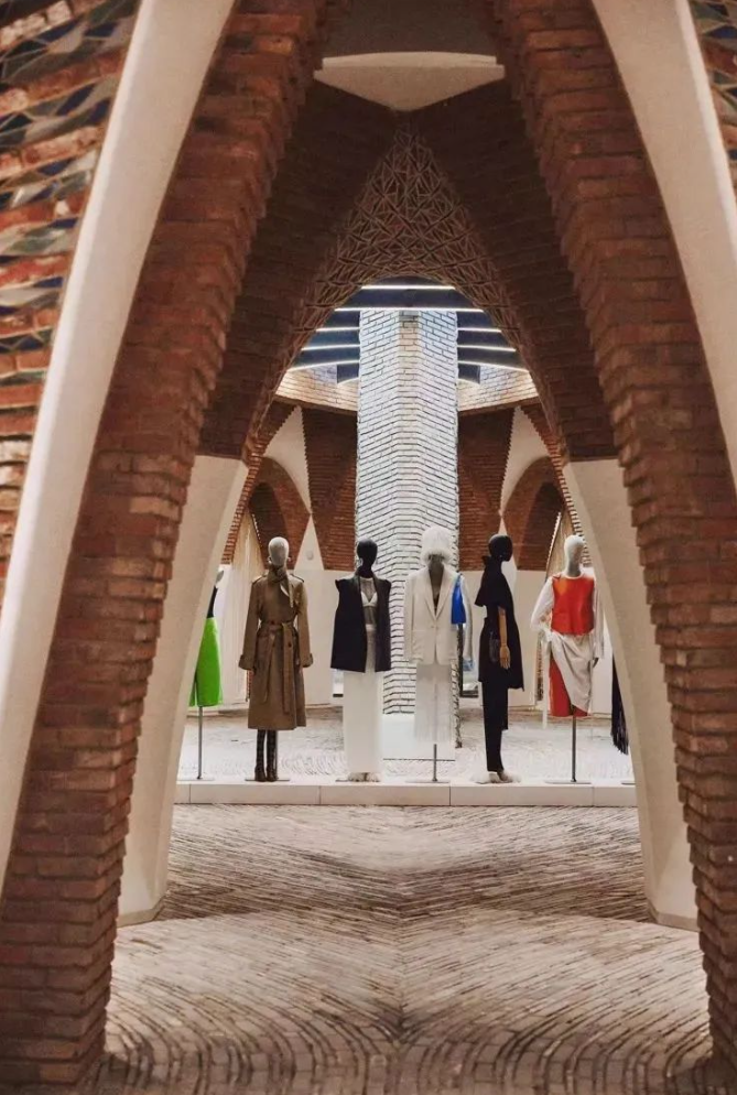 玛丝菲尔的数字化转型是高端女装行业的缩影