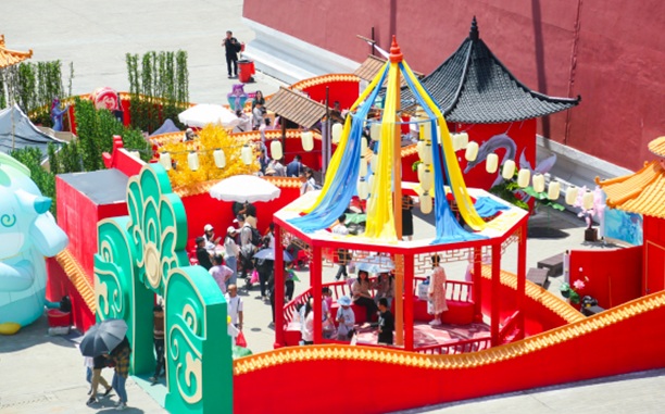 少儿优质IP俘获童心，横店影视城“研学+打卡遛娃”好去处